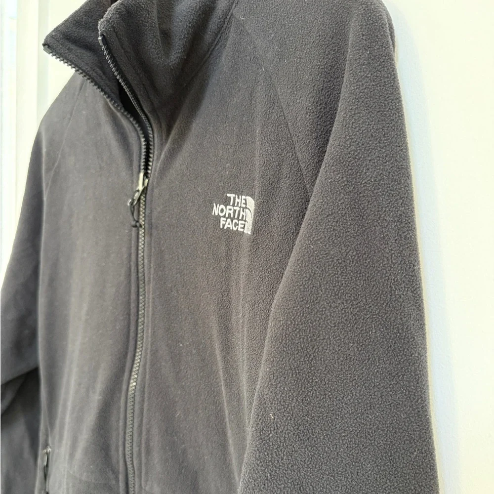The North Face Men’s Black Full-Zip Jacket